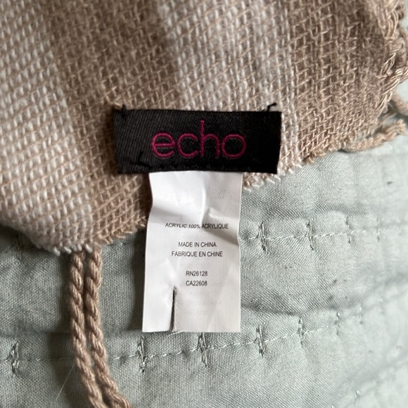 Neutral-colored scarf. - Picture 4 of 4